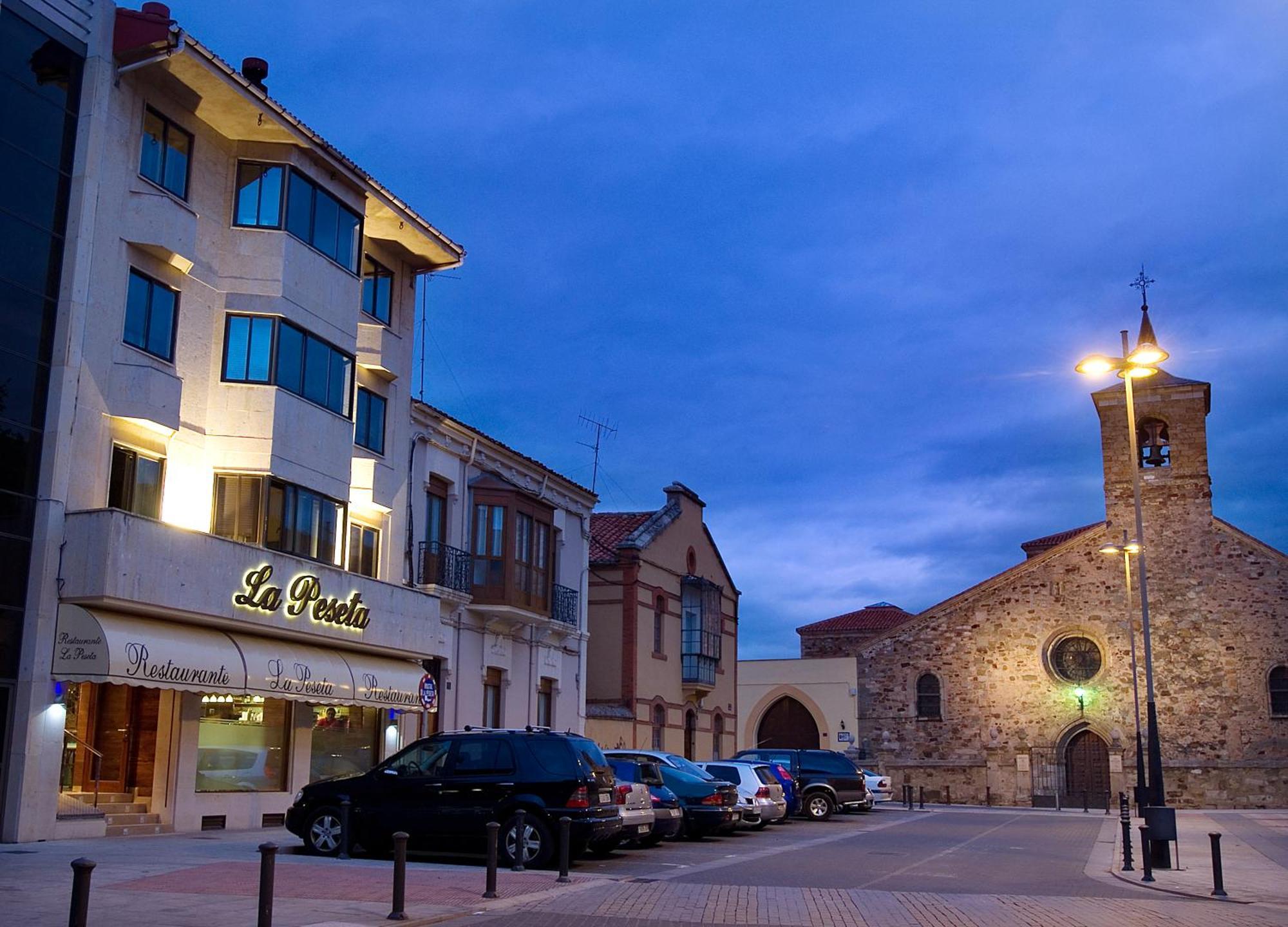 Hotel Restaurante La Peseta Astorga Exteriér fotografie